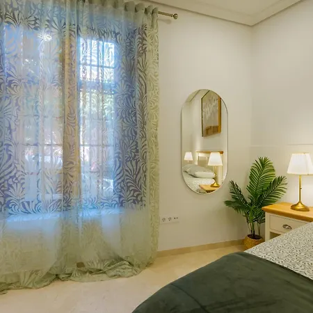 Apartment Fantastico 2h+1b Plaza Del Museo Seville