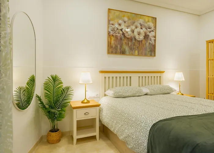Fantastico 2h+1b Plaza Del Museo Apartment
