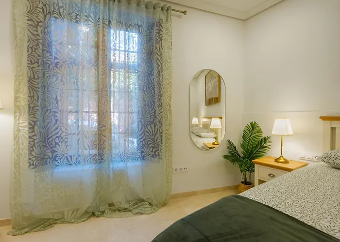 Apartment Fantastico 2h+1b Plaza Del Museo Seville